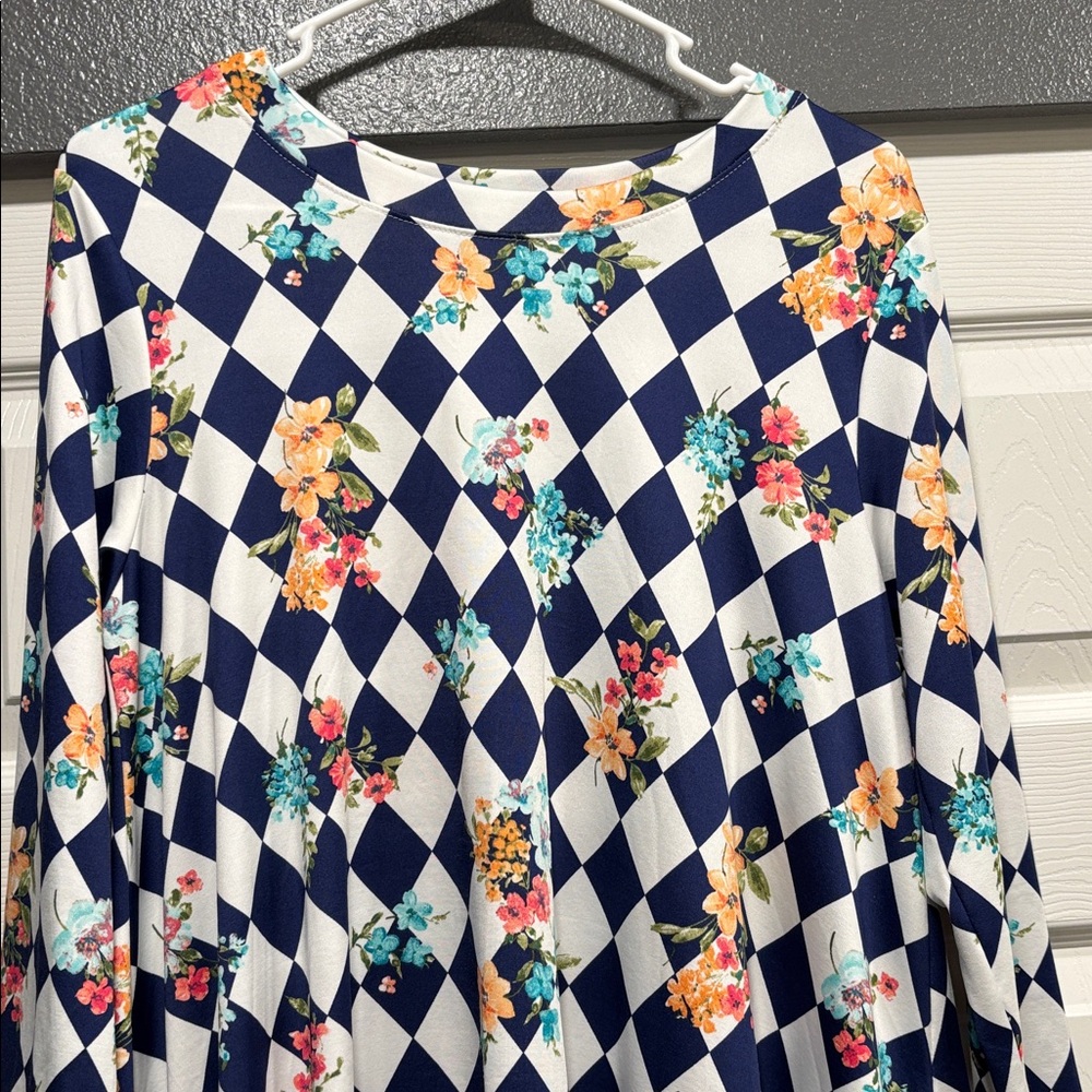 Floral Tunic - Picture 2 of 3